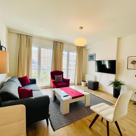 4 Llullat - City Center Apartment พริสตีนา ภายนอก รูปภาพ