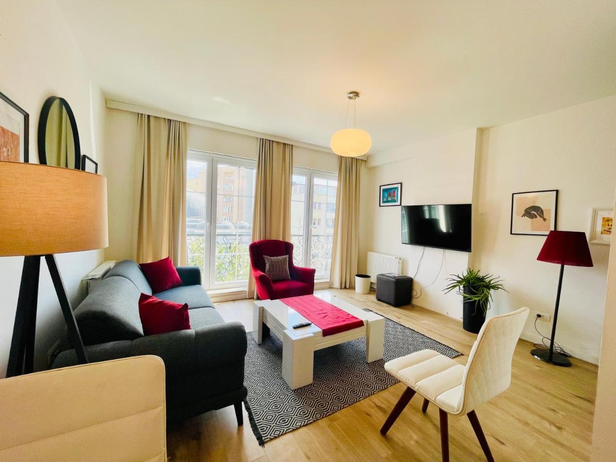 4 Llullat - City Center Apartment พริสตีนา ภายนอก รูปภาพ